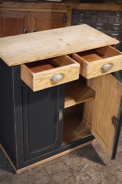 petite table pied  fonte de machine